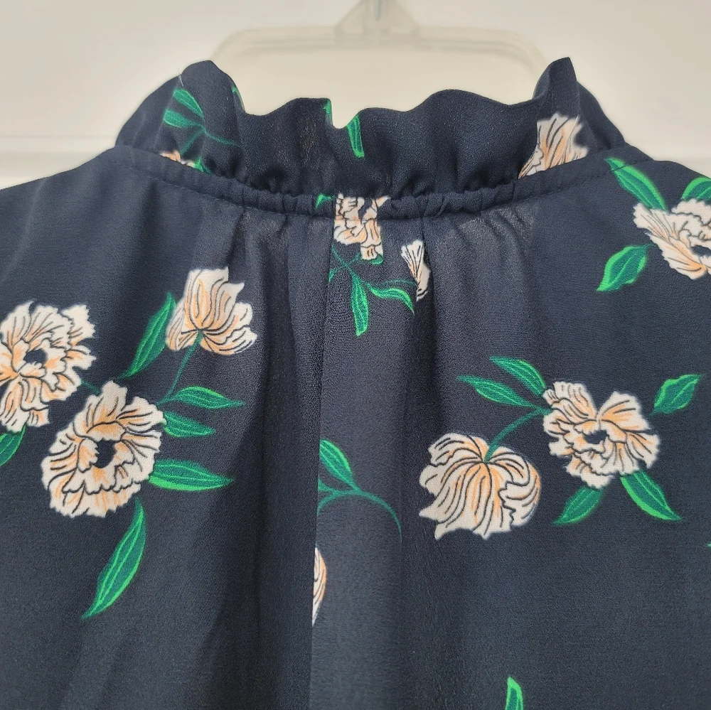 (NWOT) Banana Republic floral sleeveless blouse in MP - Picture 3 of 6